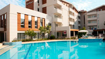 Side Resort