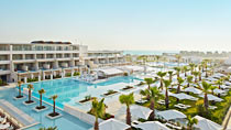 Barnvänliga hotell Avra Imperial Beach Resort & Spa.