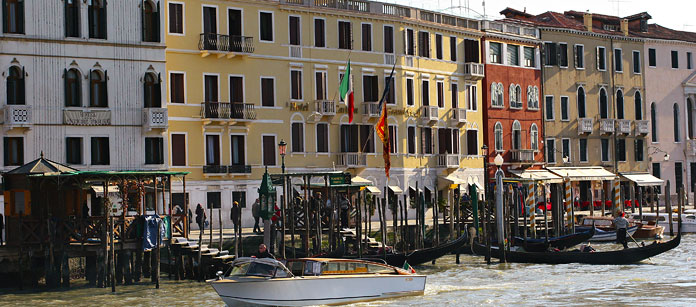 Carlton and Grand Canal - ett av våra omtyckta romantiska hotell.