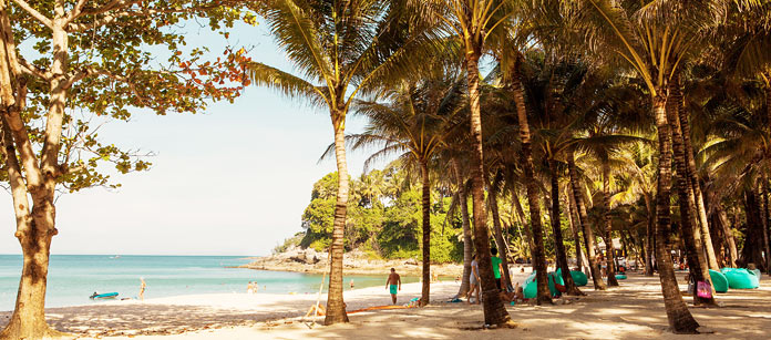 Resor till Surin Beach.